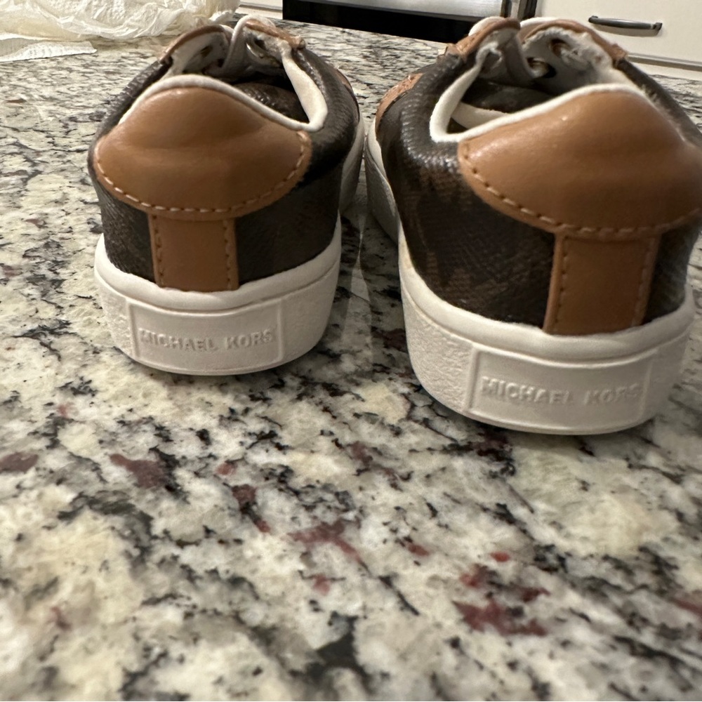 Michael Kors baby/toddler walking size us 5 shoe, uk 4.5, eur 21, cm 11 Brown - Picture 8 of 10